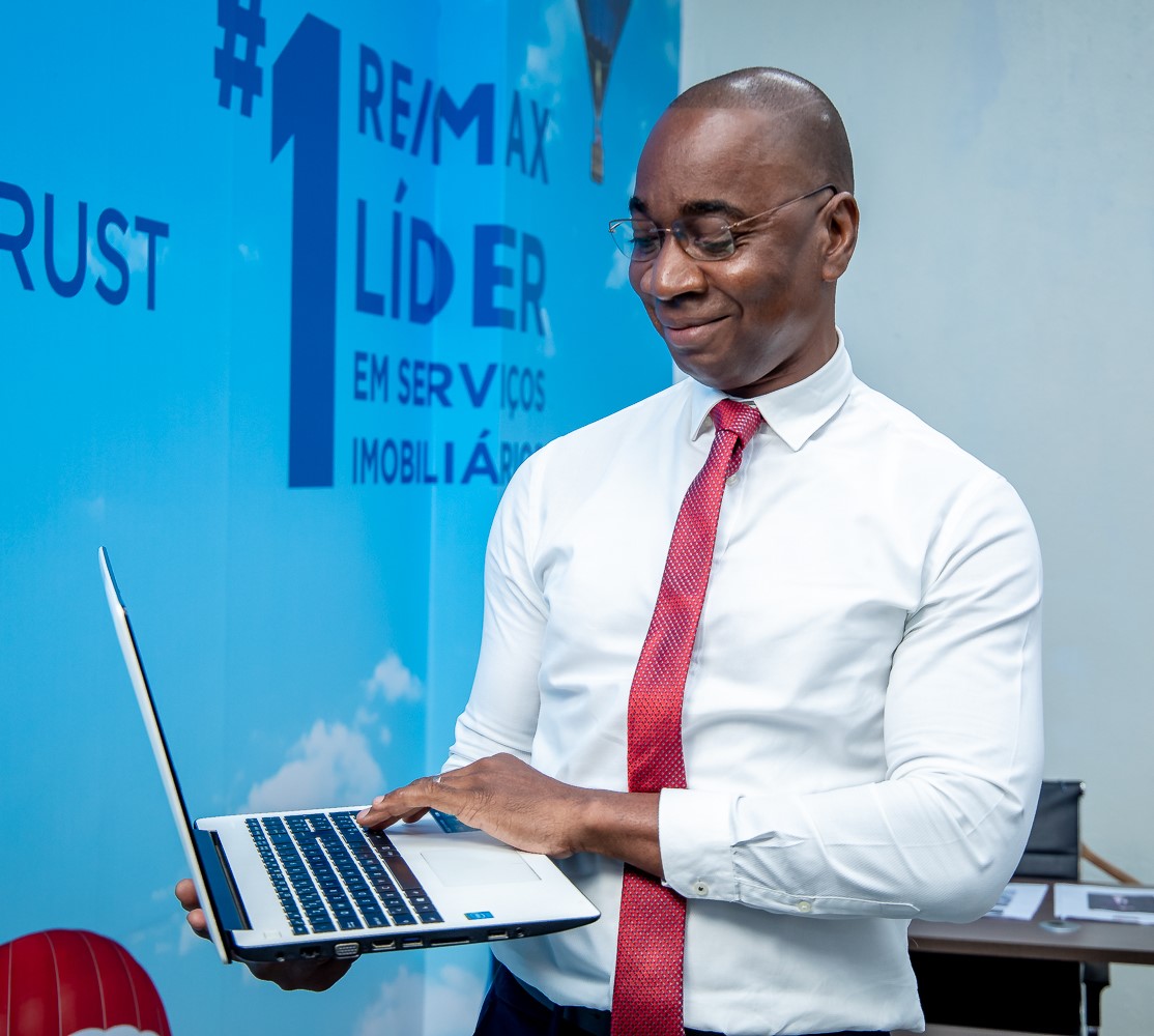 Agângula de Sabugosa Van-Dúnem